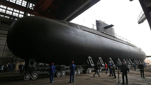Russian North Fleet received a whisper-quiet '677' submarine - Lada class