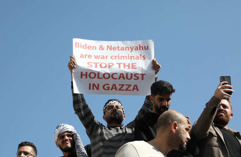 People take part in a pro-Palestinian protest, after hundreds of Palestinians were killed in a blast at Al-Ahli hospital in Gaza that Israeli and Palestinian officials blamed on each other, in Amman, Jordan, October 18, 2023 (credit: REUTERS/ALAA AL SUKHNI)